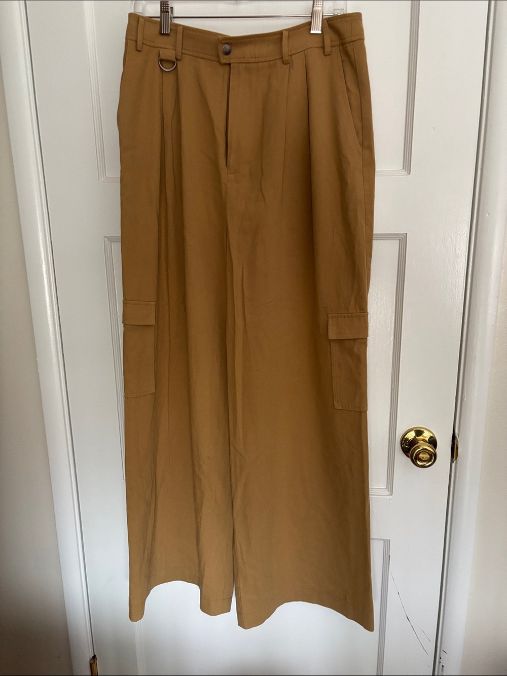 Avec Les Filles Wide-Leg Cargo Trousers in Camel Brown